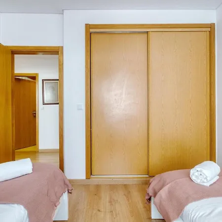 Portucale ! Visconde 3br With Private Terrace ألمادا