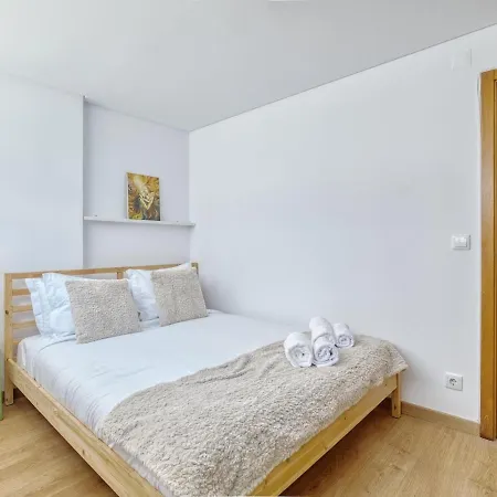 Portucale ! Visconde 3br With Private Terrace * ألمادا